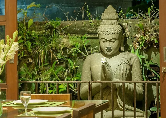 A Luxurious Boutique In Seminyak's Heart スミニャック